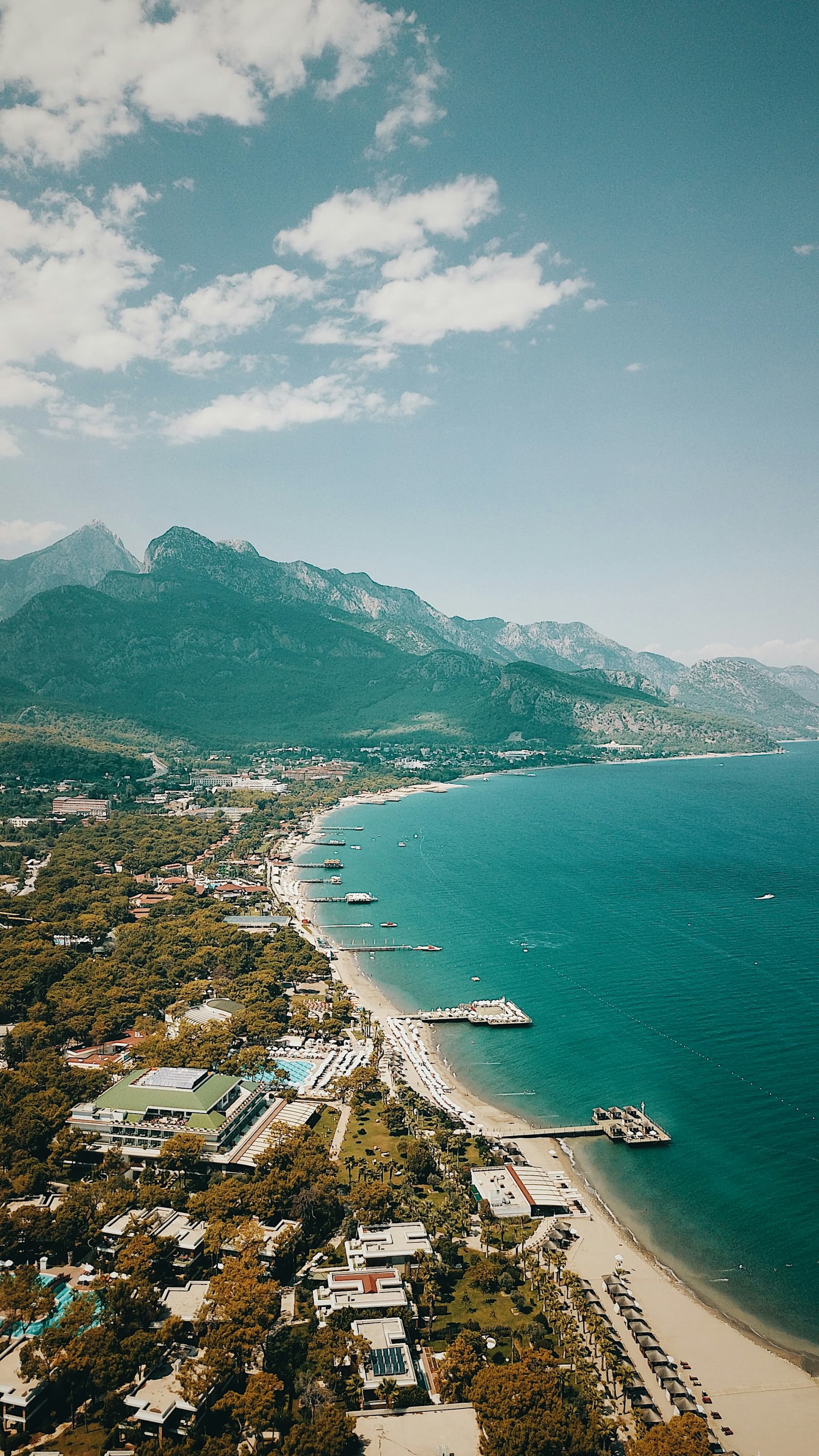 Antalya kıyısının havadan görünümü